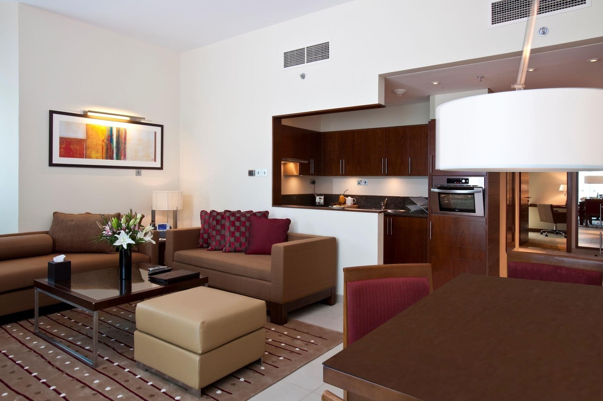 Grand Millennium Al Wahda Hotel And Executive Apartments אבו דאבי מראה חיצוני תמונה